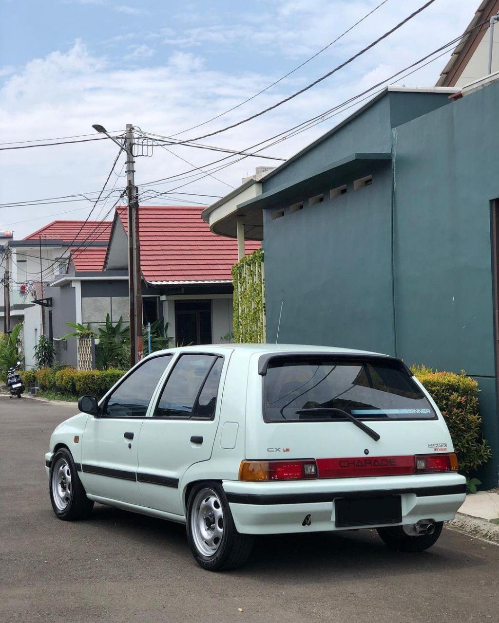 这夏利看着高级,还有大灯清洗 汽车文化 怀旧老车 一