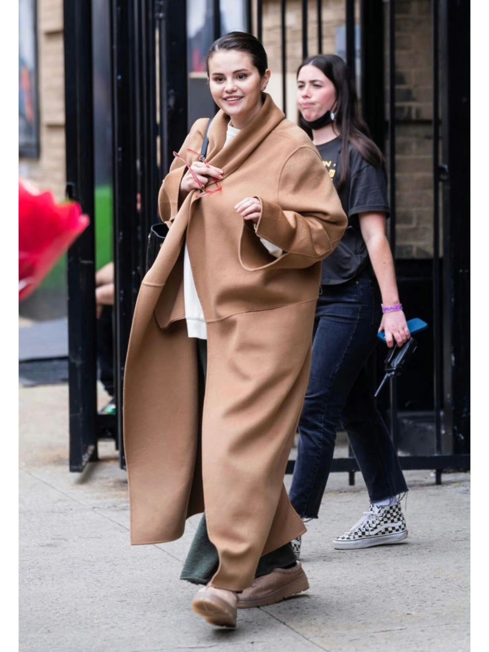 赛琳娜最新街拍|舒适又高级的老钱风穿搭 selena gomez 赛琳娜戈麦斯