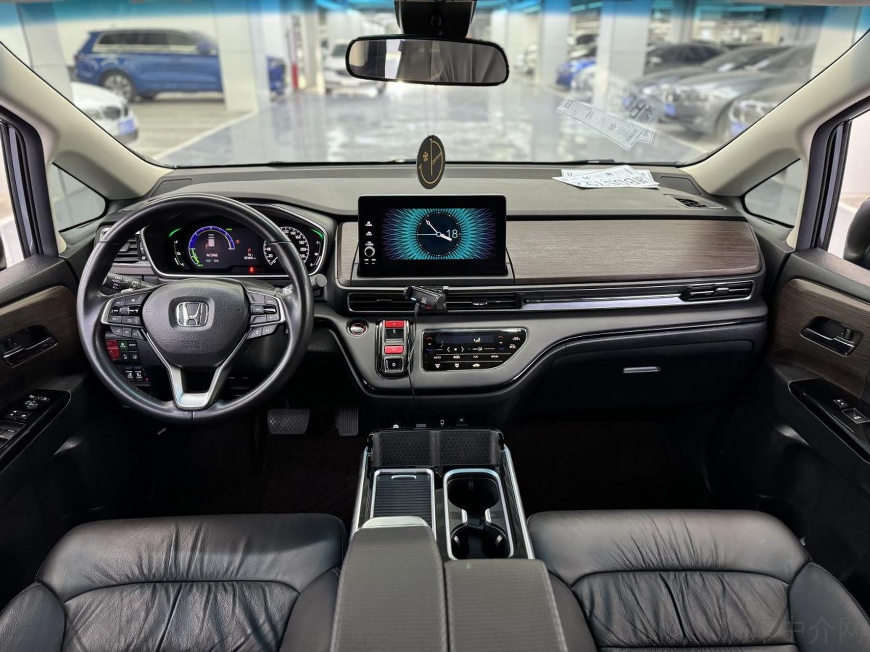 2020年4月本田奥德赛2.0锐尊享版混动,新车指导价:29.48万.