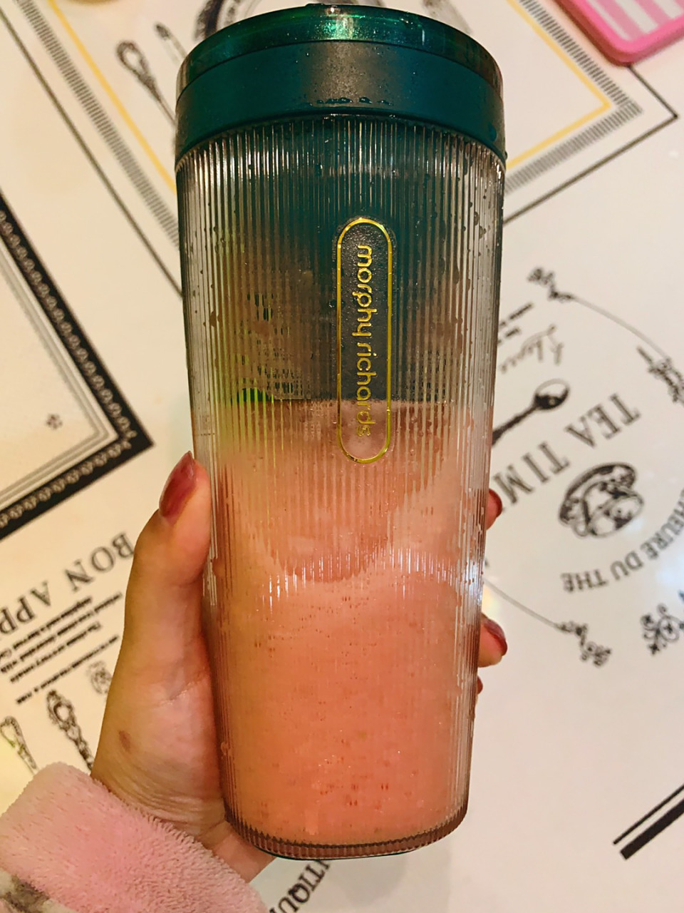 摩飞新款榨汁杯打卡 999990 今日份的小美好 草莓915颗切半