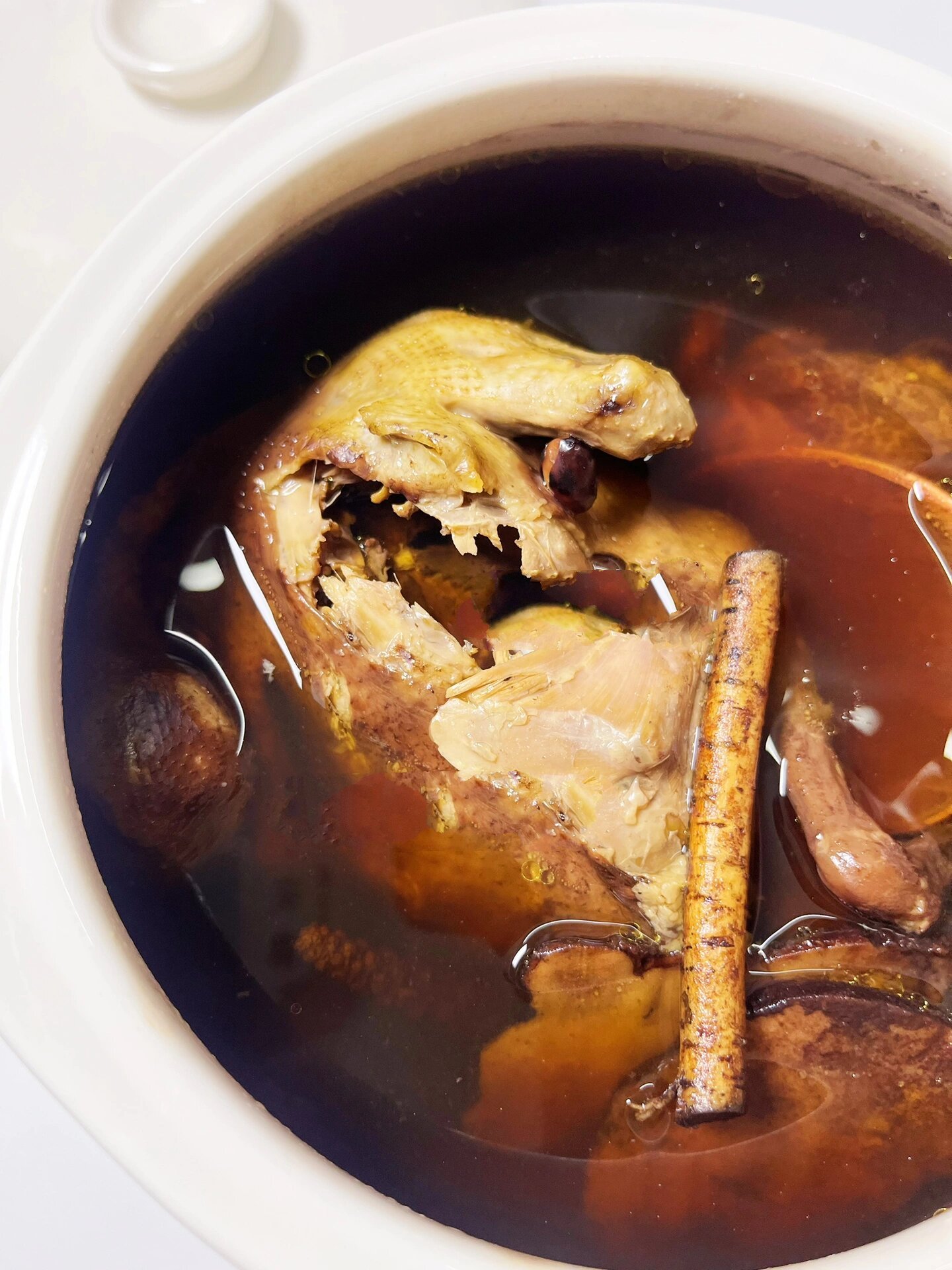 五指毛桃土茯苓乳鸽汤90清热祛湿清肝润肺