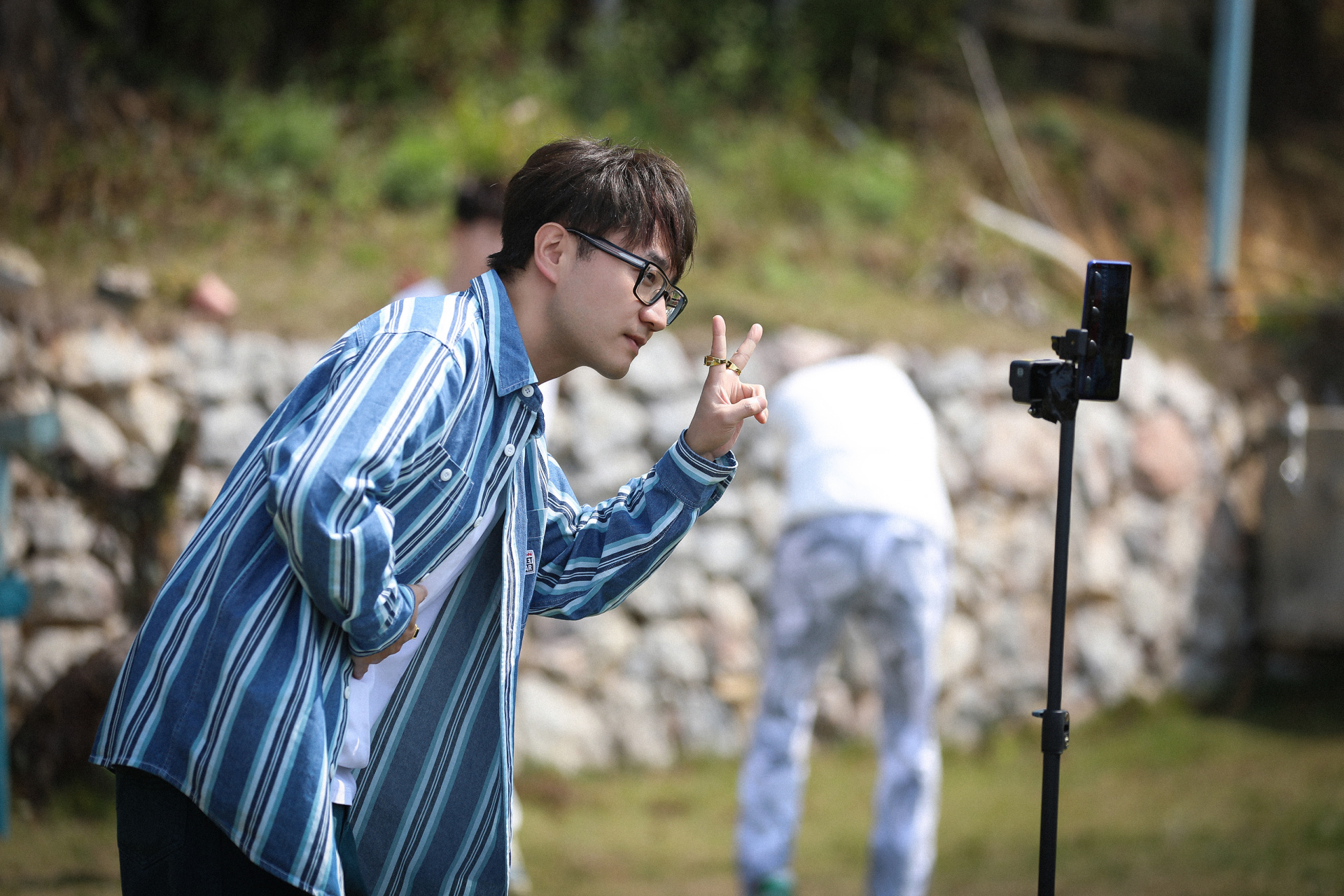 今晚19:00,与小亮哥@王铮亮reno 相约快手#乡村一定行# ,一起领略大美