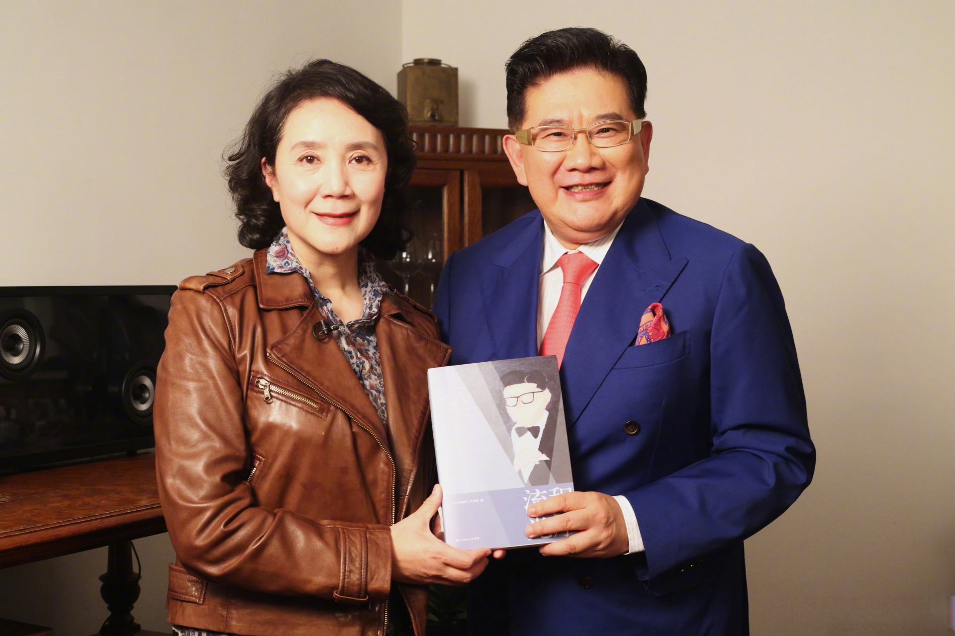 和严晓频相识,要追溯到那年的大学生电影节.
