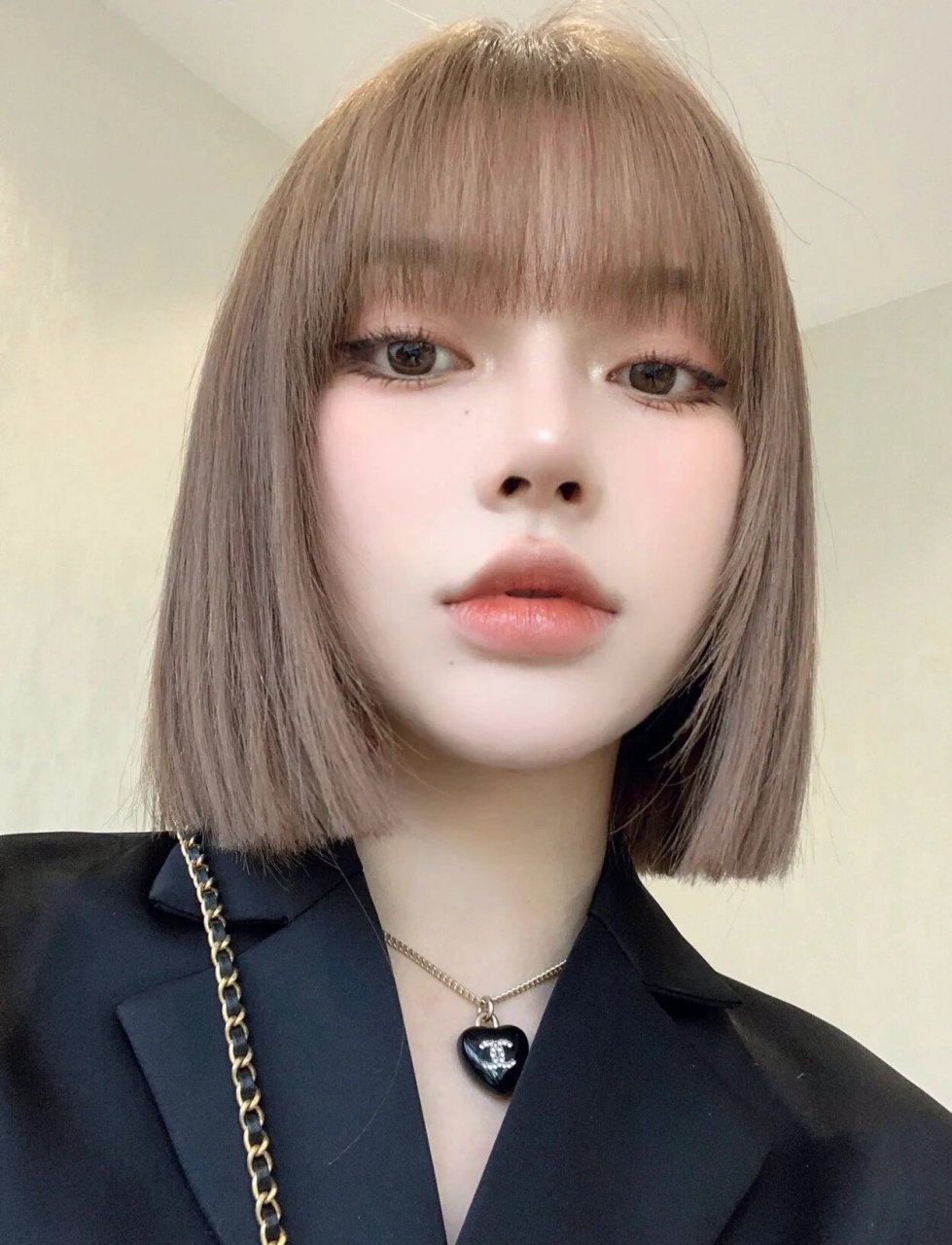 lisa同款发型 太a了 齐肩短发 不挑肤色显白绝美的雾感奶茶灰色～染过