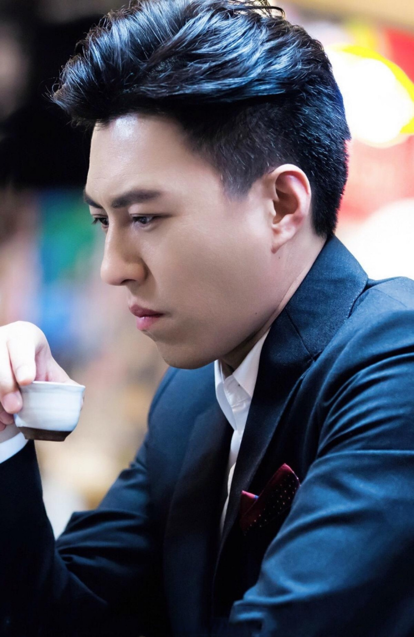 靳东实绩一番50亿剧集3部:外科风云,我的前半生,恋爱先生.