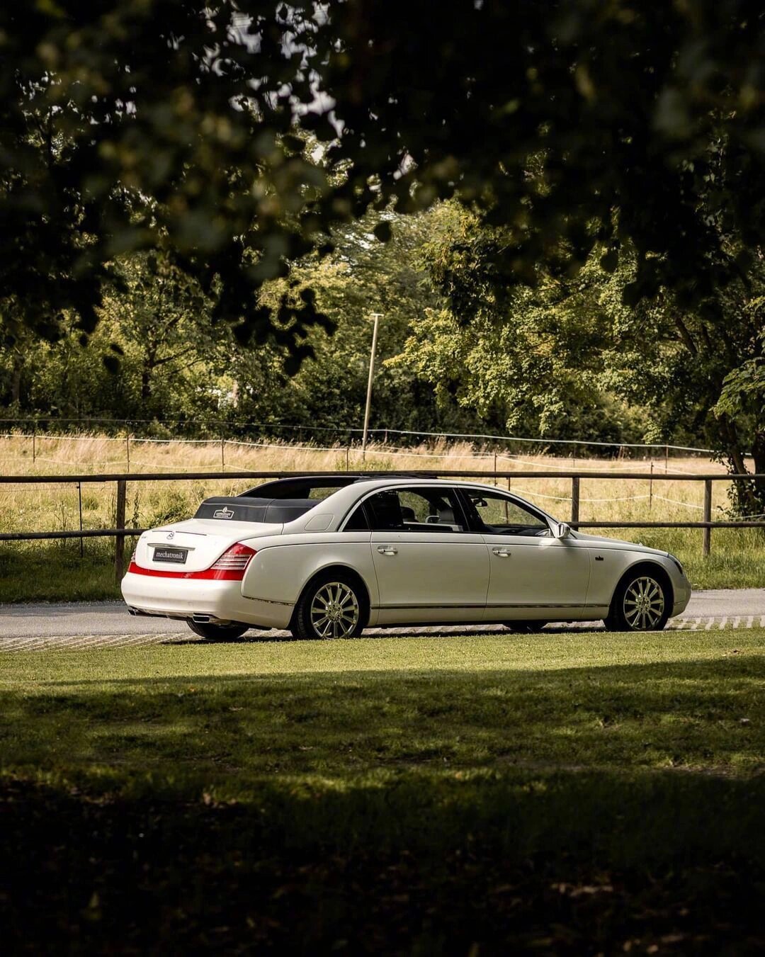 迈巴赫62s landaulet ·全球限量20台 售价超2500w起90 · 6.