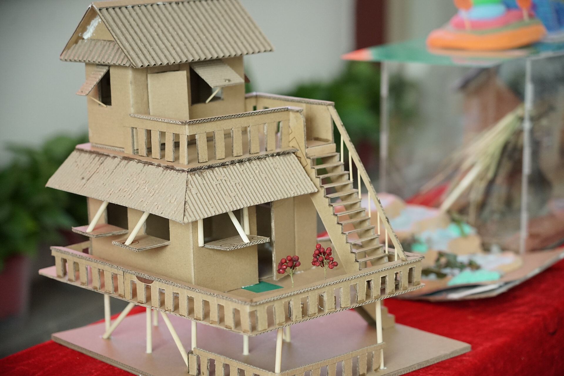 学生的闪光点不局限于成绩#地理模型# #吊脚楼# #自制地理教具