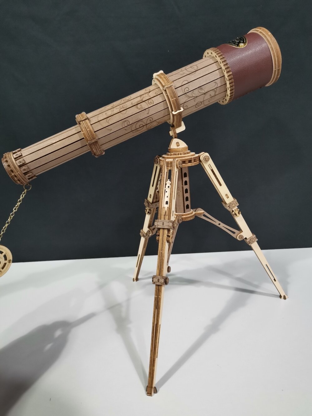 若客新品单筒望远镜,纯手工制作,木质拼图模型都是以物理结构和榫卯