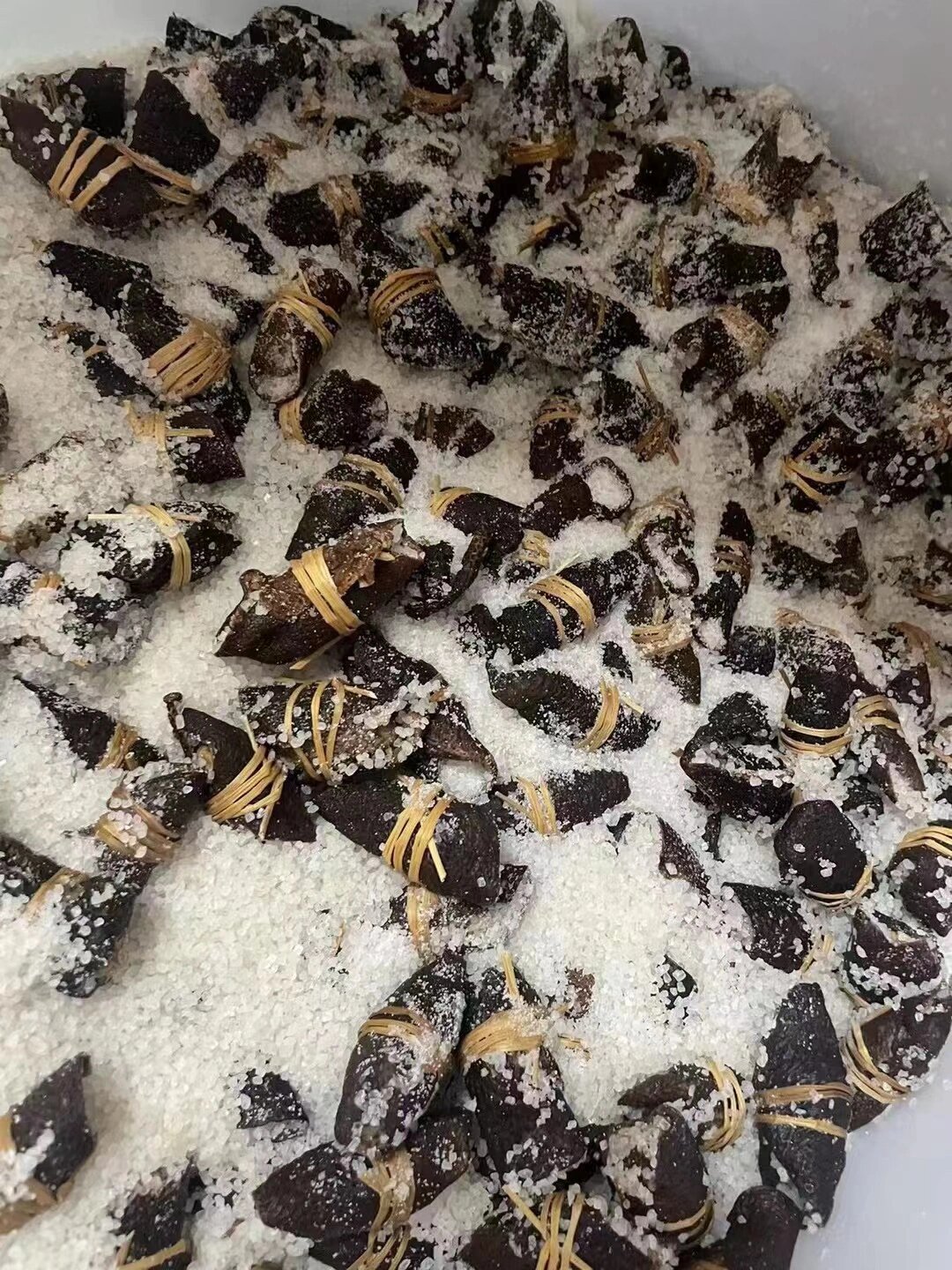 广东三宝:三宝扎(5年陈皮) 广东三宝:陈皮,咸揽,禾杆草 专治喉咙痛