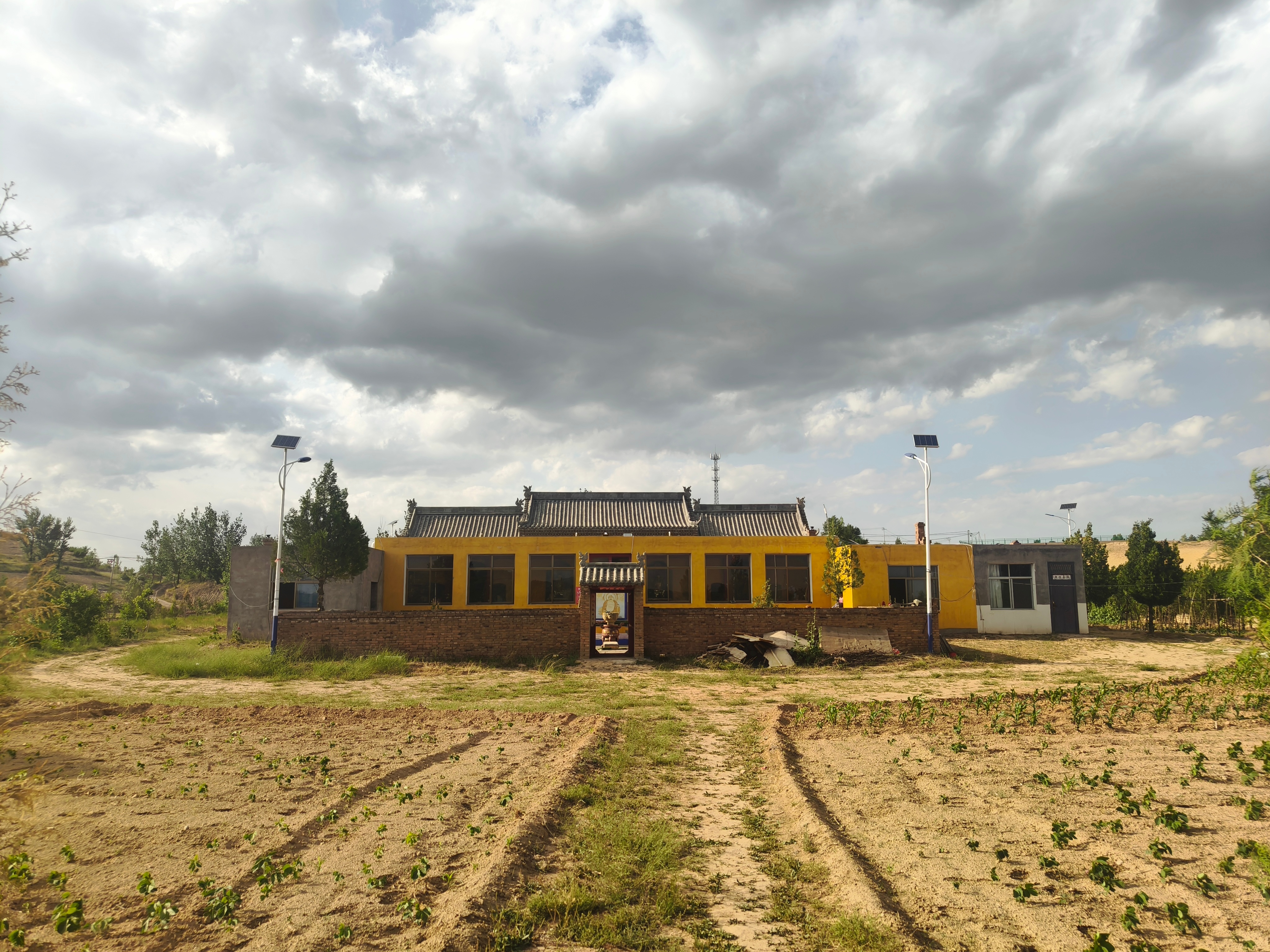 恒作斯念:一切由食而存,无食则丧.是谓菩萨成就此初法,具足六度