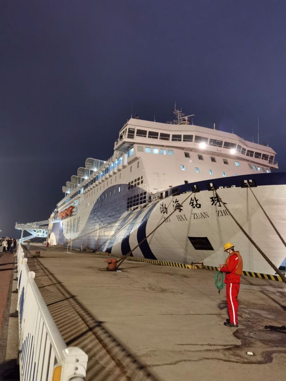 所以这次去烟台我们选择先坐高铁到大连,然后从大连坐轮渡到烟台,返程