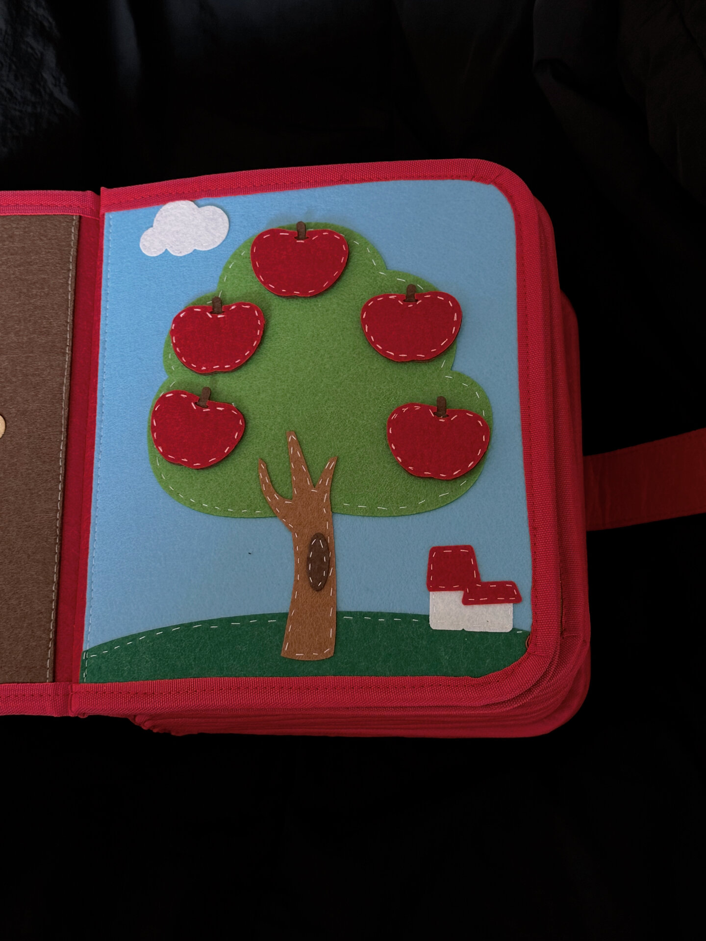 做了一个月的不织布布书成品图来啦