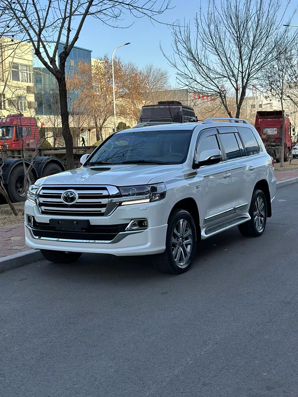 19年丰田酷路泽5700 2019年丰田酷路泽5700 gt冲沙版,7万公里,保原漆