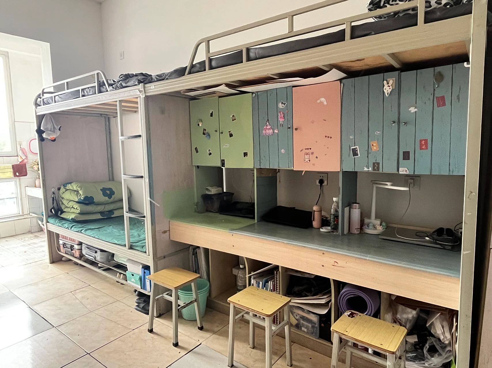 成都艺术职业大学宿舍实况