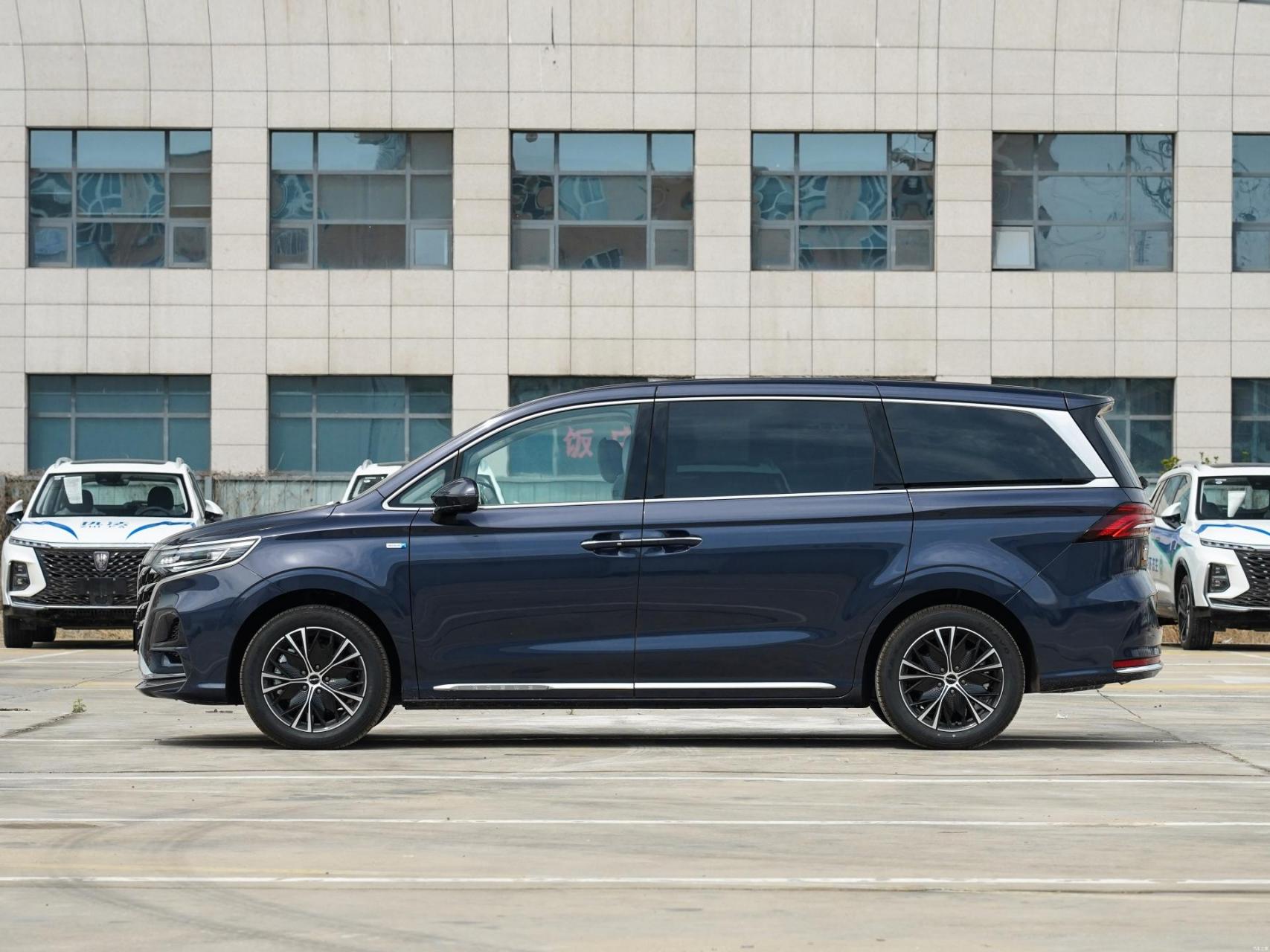 荣威imax8 性价比最高的7座mpv   提车价16xxxx元 商务车