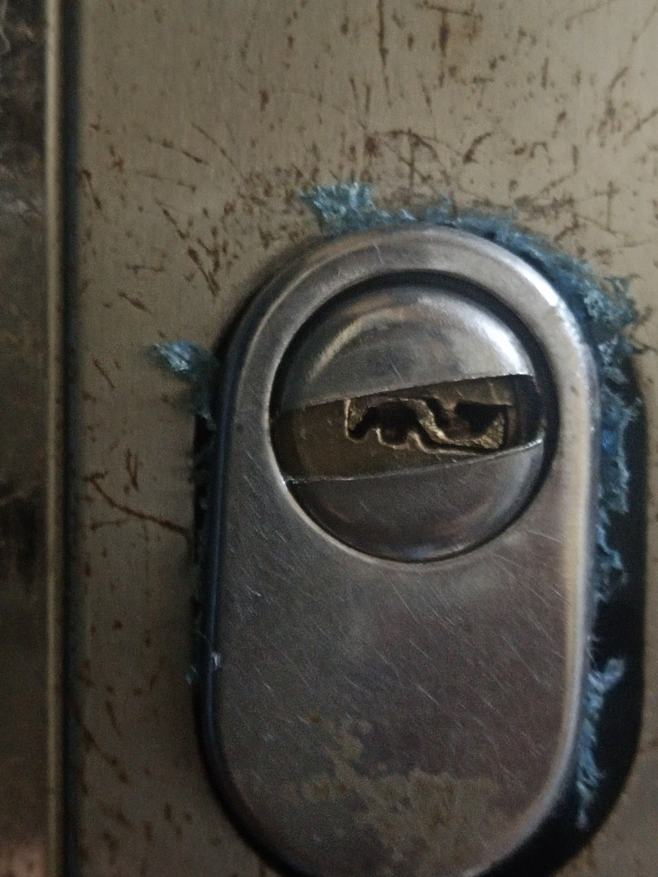 钥匙断在98里怎么办 试了上面的方法!太有用了!