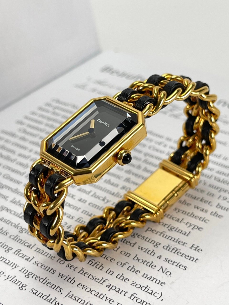 35岁依旧令人心动60chanel 1987年方糖手表 这款chanel premiere