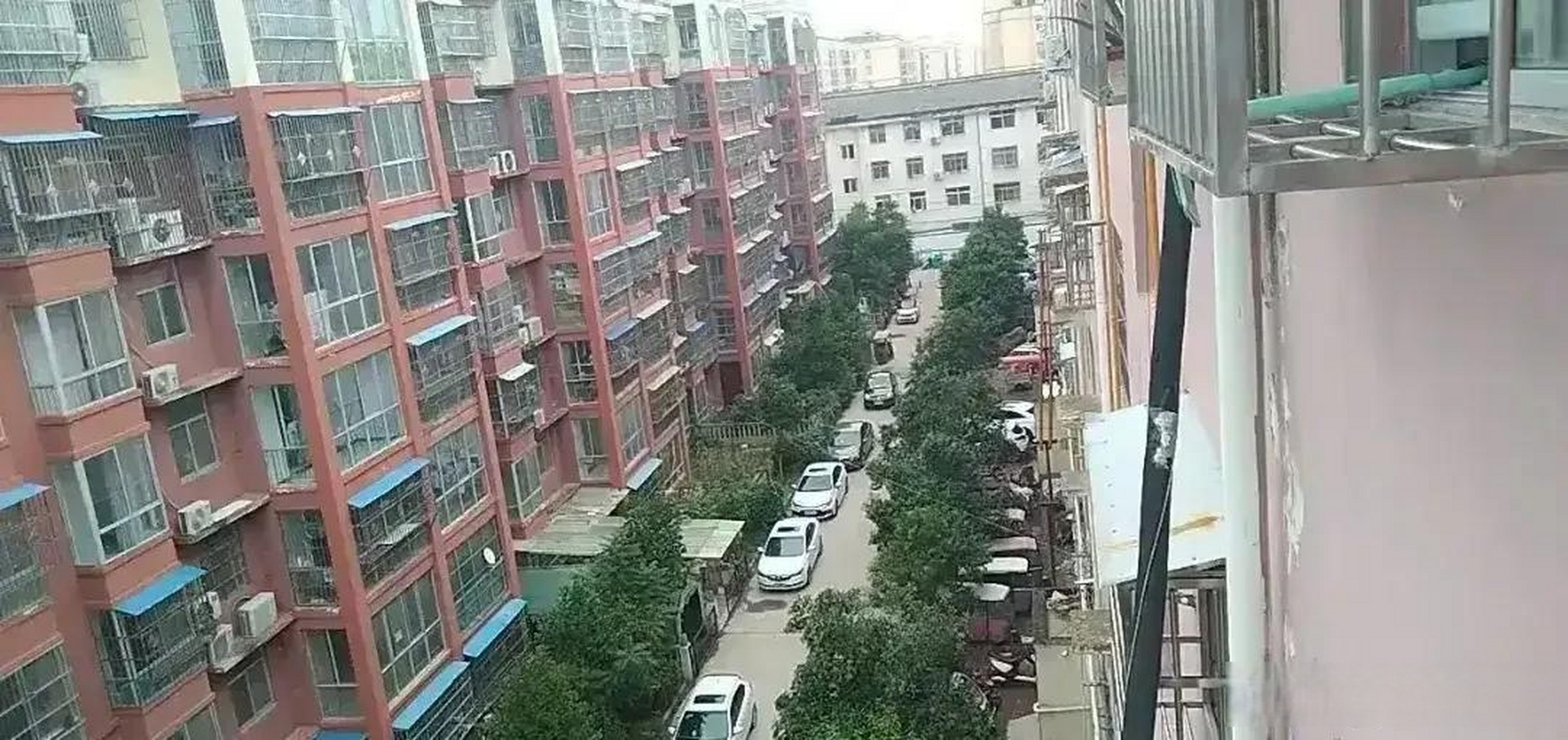商丘头条 现在张阁新街有一例阳性患者,我们应尽力配合政府,同心协力