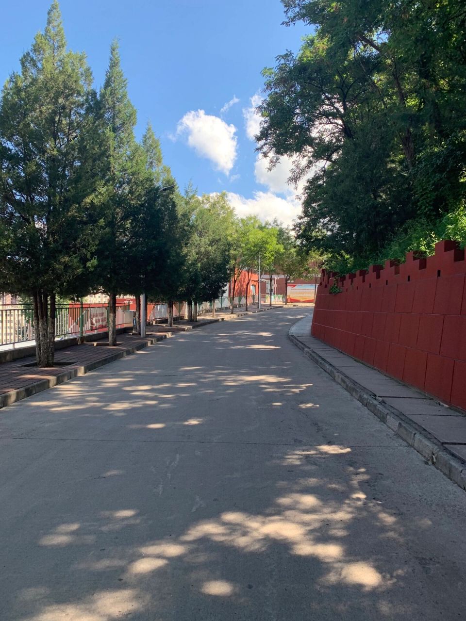 承德护理职业学院校园一角 疫情当下我们还能按时能开学吗?