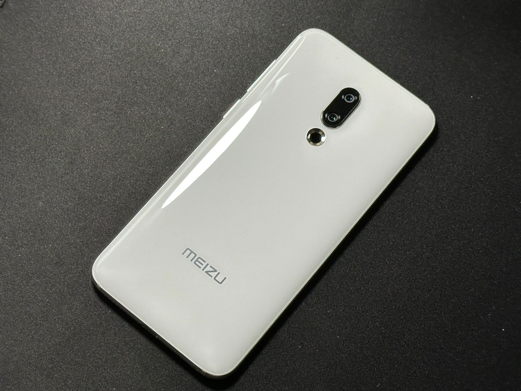 魅族16th --《翻身就差一步》 4年后  再拿起这台精致的小手机  感叹