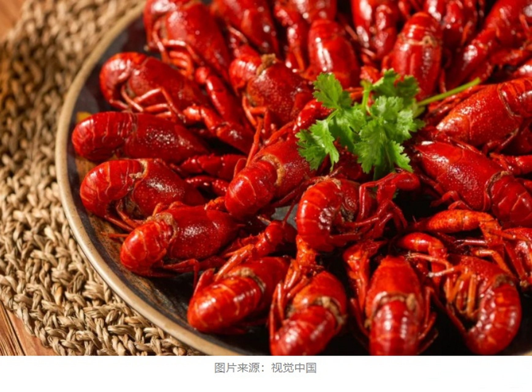 浙江小龙虾大量上市降价近5成#【降价近50%,很多人爱吃的夏日顶流小