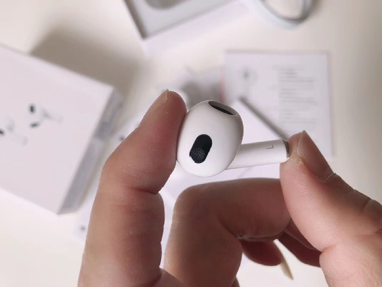 苹果四代蓝牙耳机新款四代airpods 苹果四代蓝牙耳机新款四代airpods
