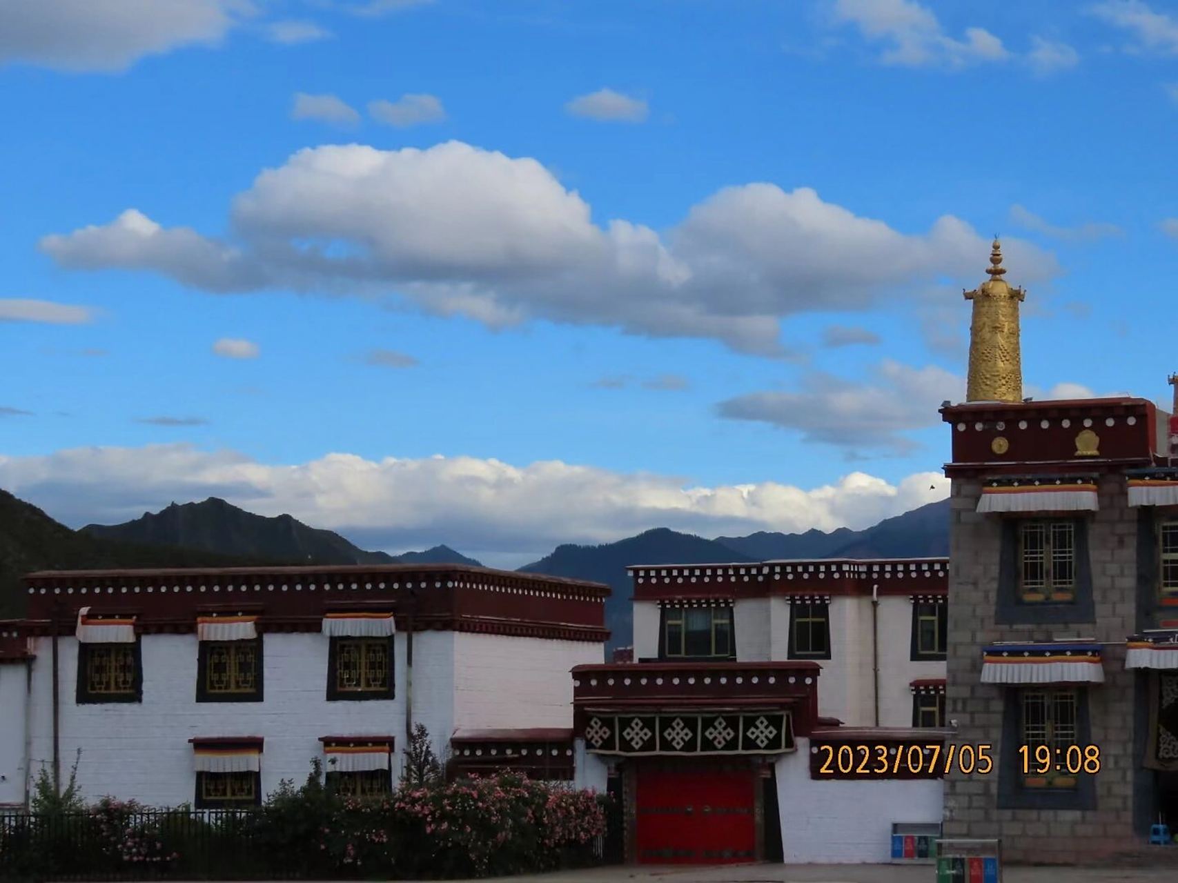 day7 江达-昌都 早晨七点出发,一出江达县城就是施工关卡,顺利通过