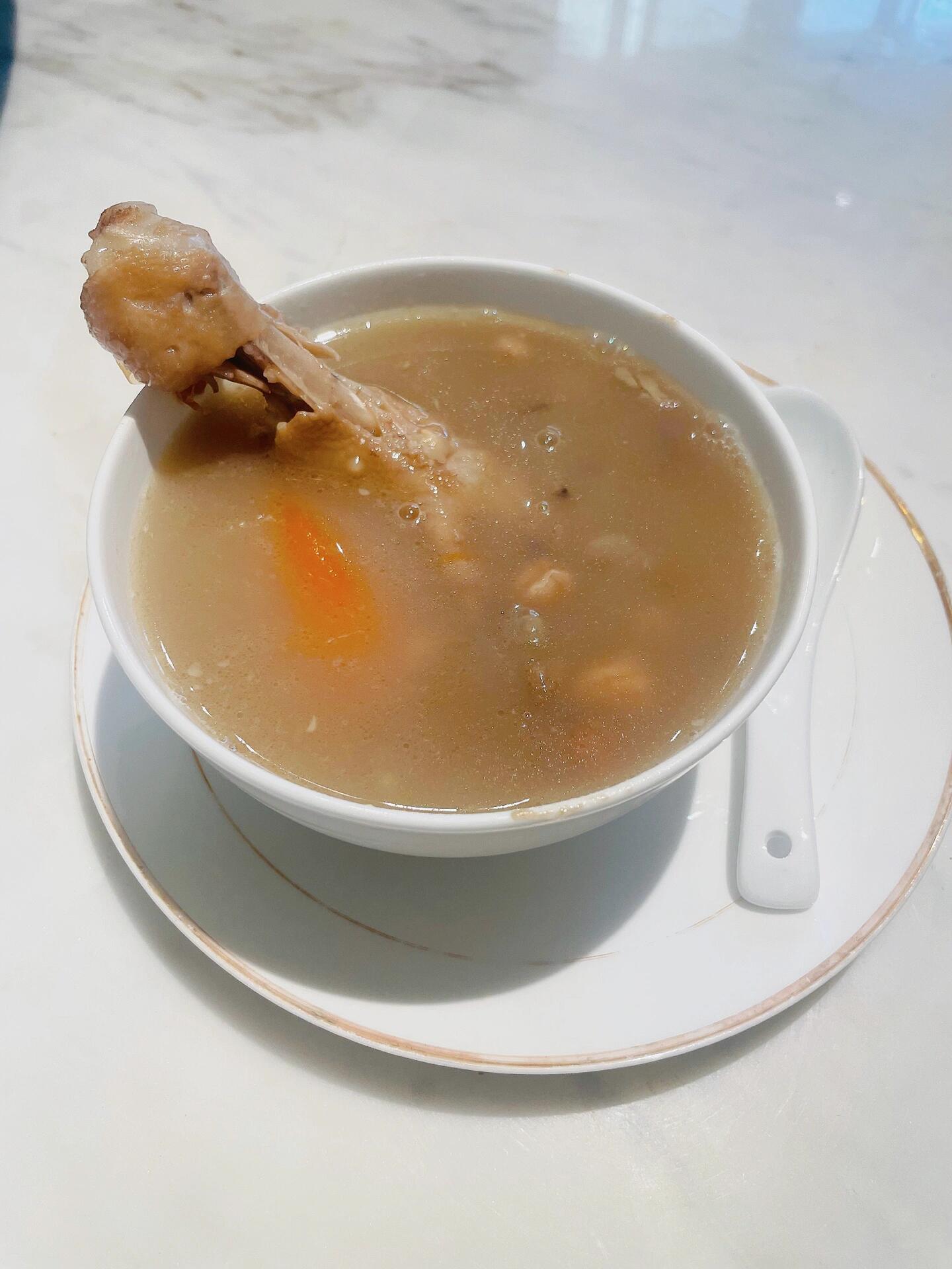 100道孕妇餐|花生眉豆煲鸡脚