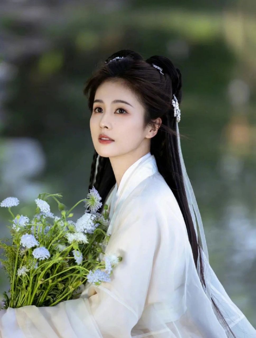 白鹿古装图片来喽!