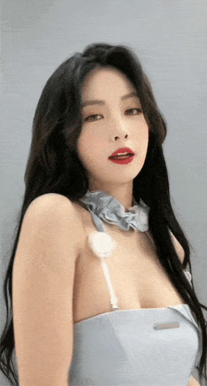 女团成员赵粤,性感热舞.