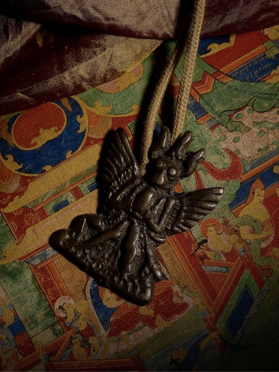 早期传世托甲,顶级巨版天铁大鹏金翅鸟 年份:宋元 尺寸:高约6.