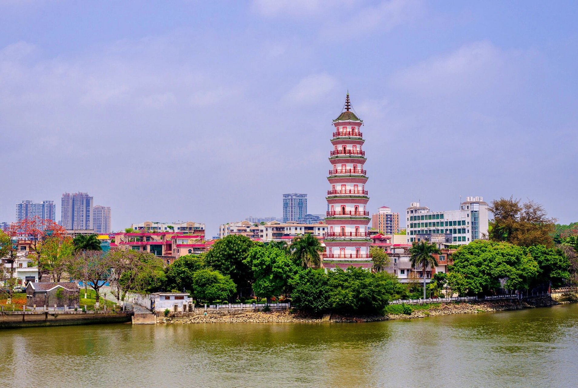 东莞文物八景之一|万江金鳌洲塔打卡 东江之滨,万江桥畔 九级浮屠