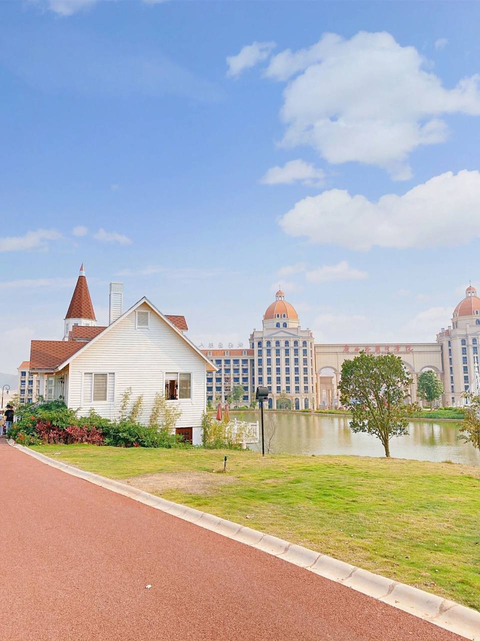 广西外国语学院空港校区 有问必答 图片是学校的各个地点  最后一张