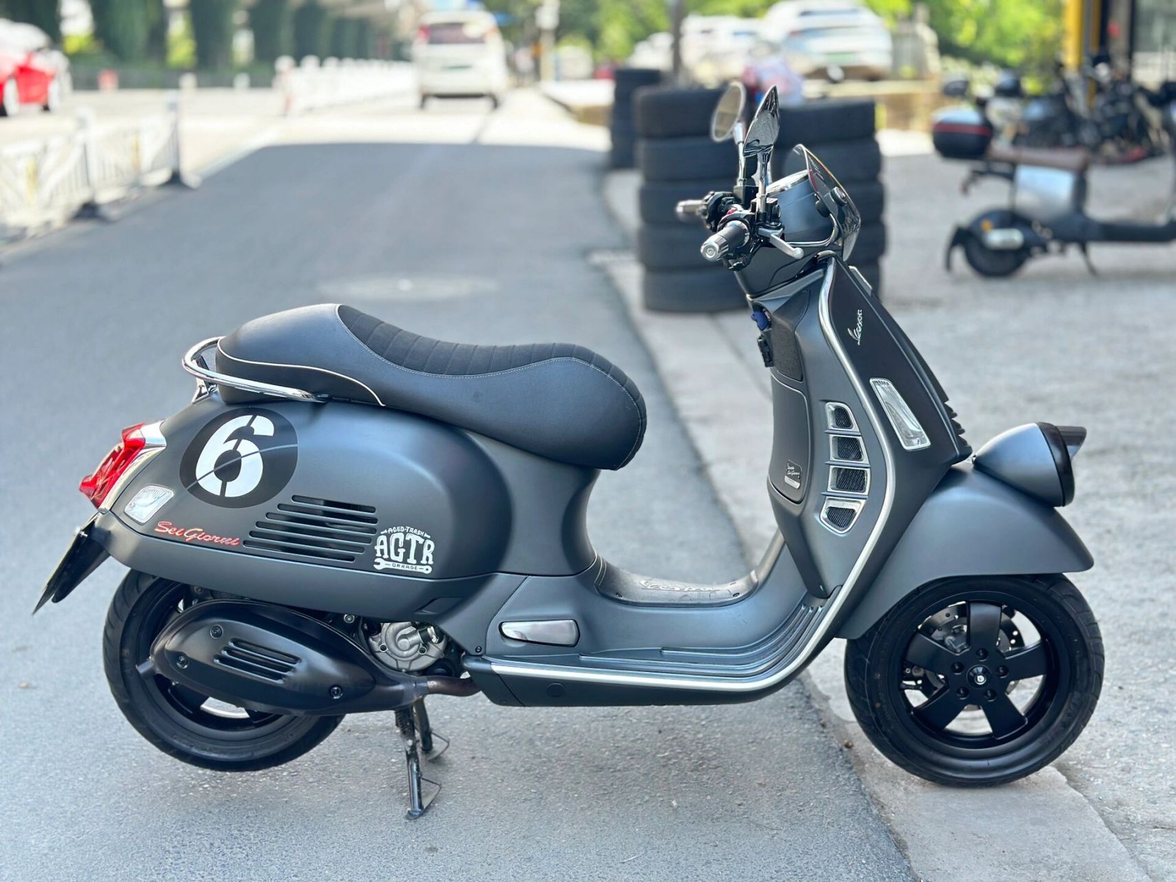 vespa 300 六日特别版 维斯帕300.6日版.22/6上牌.3手.