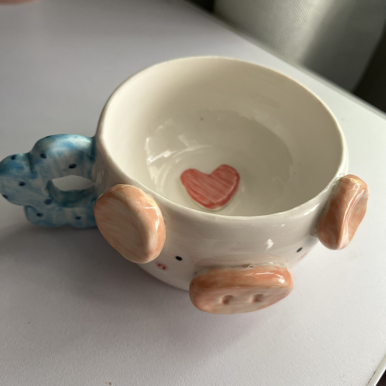 左滑帮我烧制小猪杯子 终于去拿了之前做的陶艺小猪杯 烧出来真的变小