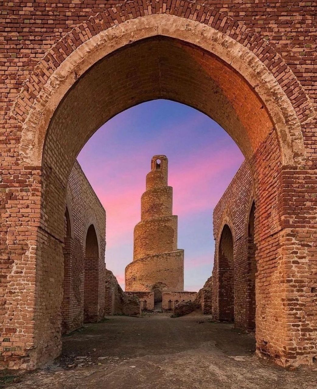 萨马拉大清真寺是位于伊拉克萨马拉的一座9世纪清真寺.