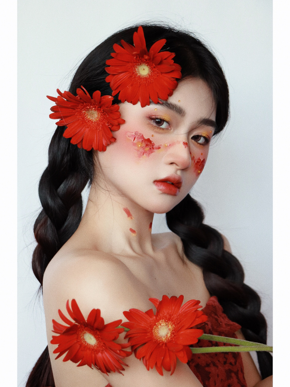 今日妆容# #妆容分享# #创意妆# #鲜花妆容