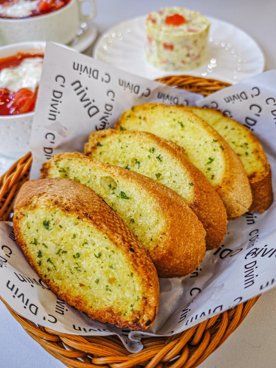 哈尔滨本地人推荐打卡的俄餐 真的是便宜又好吃 人均80吃遍俄罗斯经典