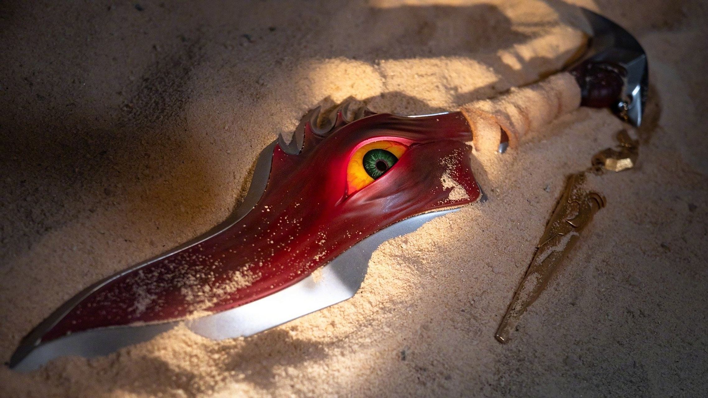 lol新英雄纳亚菲利#纳亚菲利匕首的实物展示,哪位召唤师想要收藏捏?