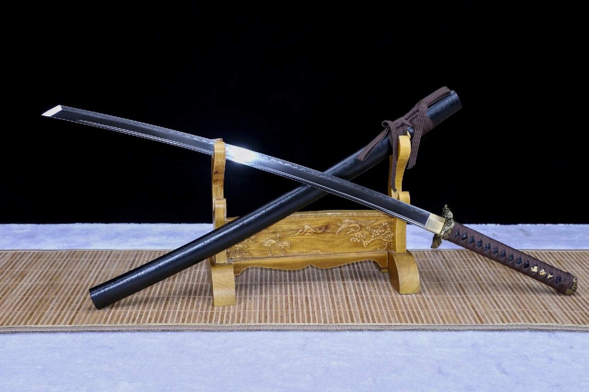 弯款唐刀 唐刀,刃口坚硬可劈可砍破甲,这是和日本刀的区别 高硬度t10