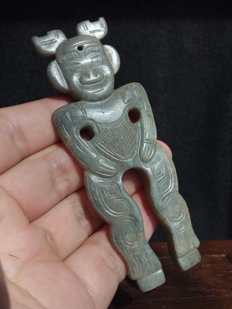 老和田青玉 圆雕立姿玉人 【玉人】1388 西周  玉人 把件 玉人呈圆雕