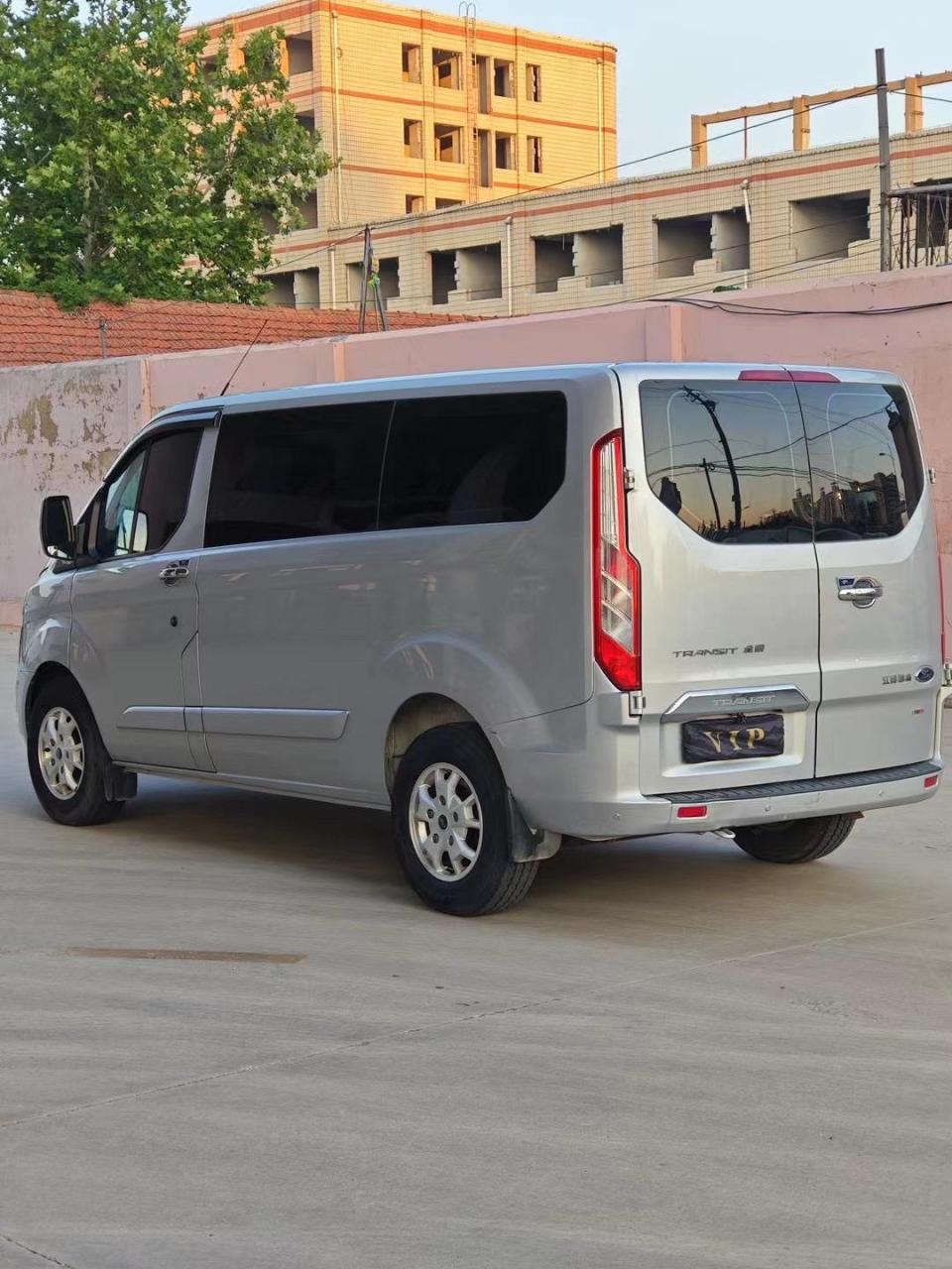 17年5月福特新全顺,短轴低顶,6座柴油2.