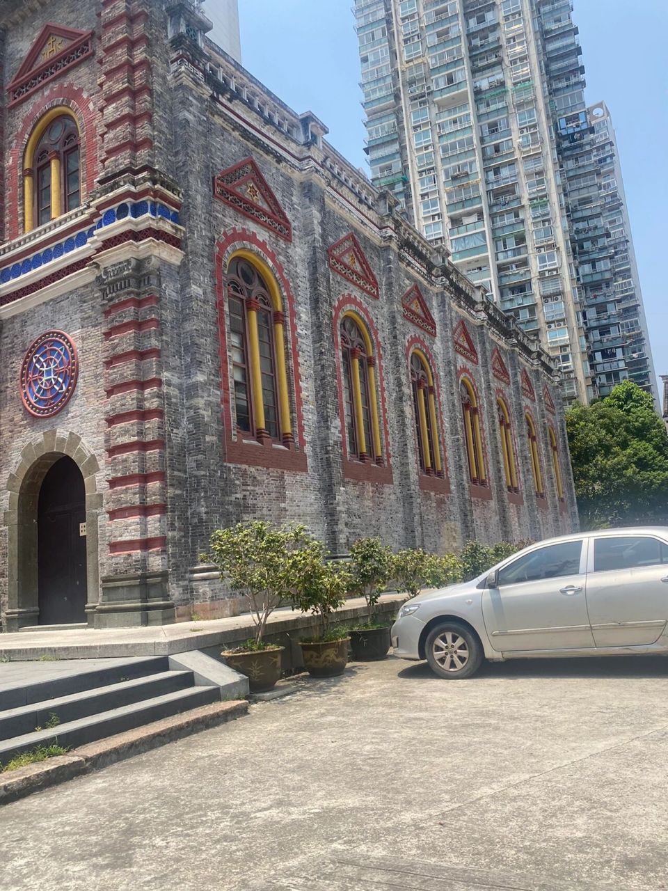 温州|最美教堂-温州天主教总堂 温州天主教总堂位于鹿城区周宅祠巷,是