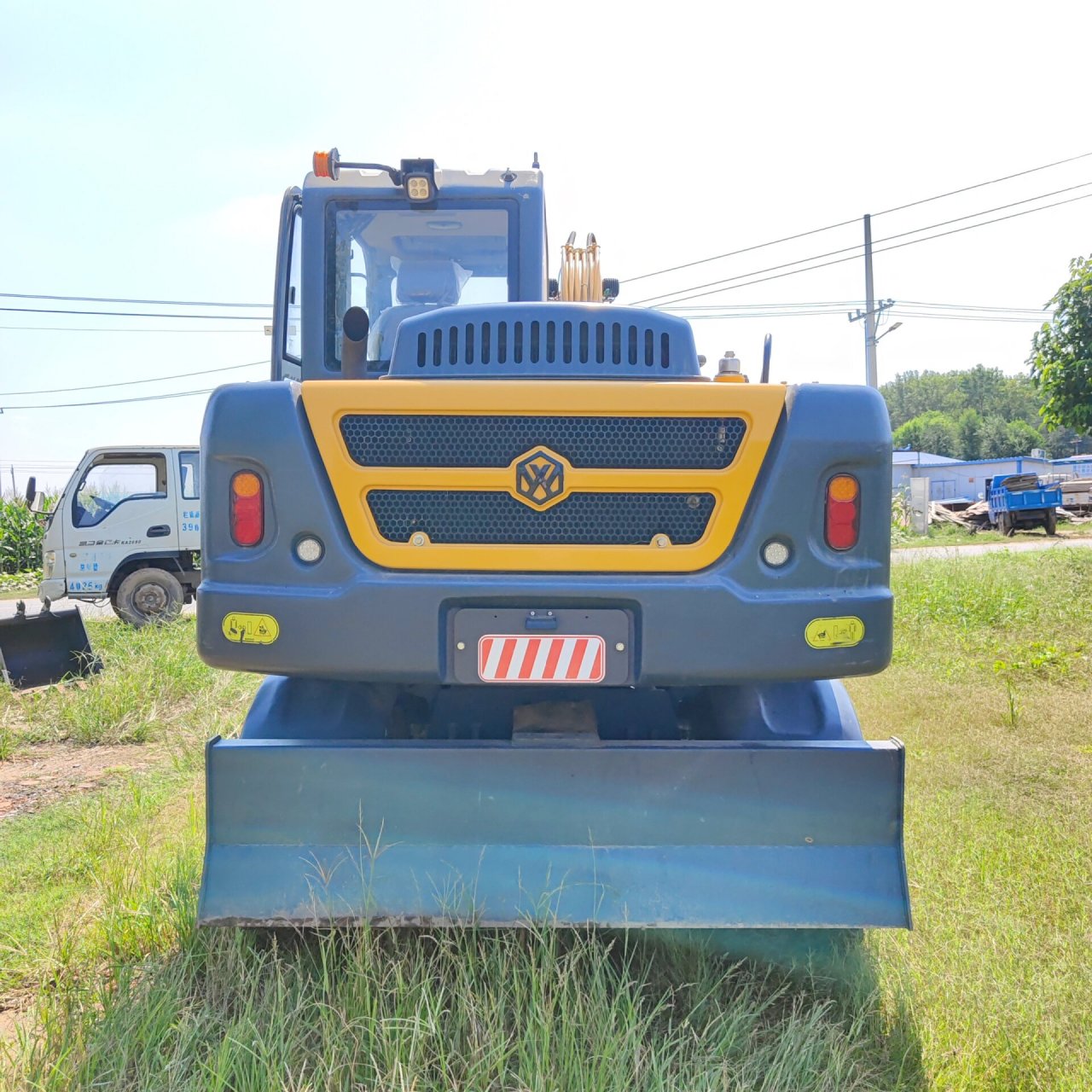 二手新源抓木机,二手夹木机,抓树机新车品质,二手车价格!