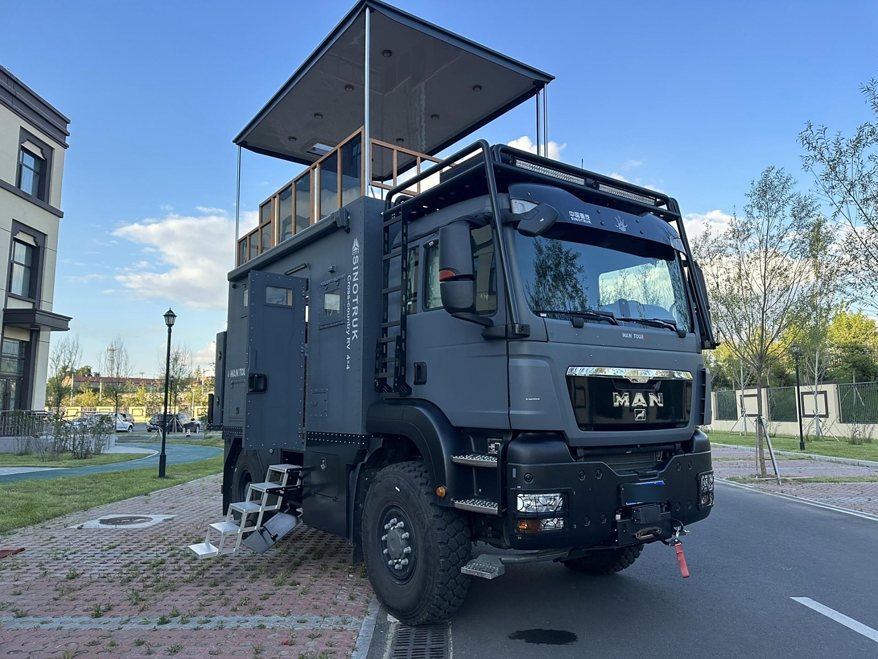 曼恩拓4x4重型越野房车.