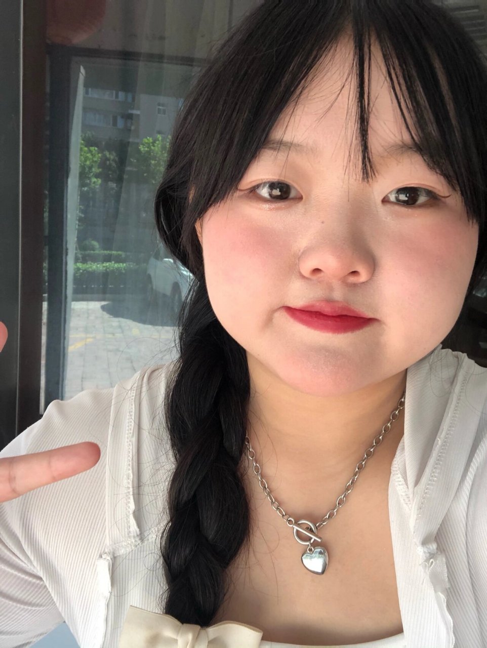 女生p图你永远不知道p了哪里 图一没p 图二p了