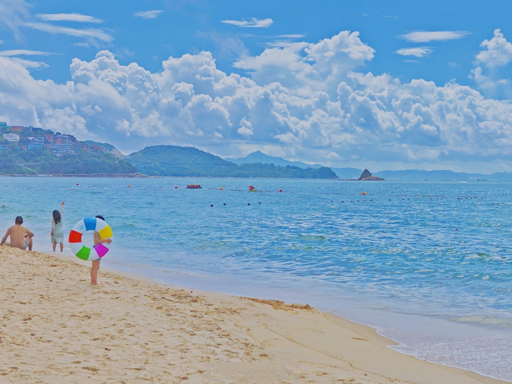 7月25日12时起深圳大梅沙临时闭园[话筒]】据大梅沙旅游消息,接三防办
