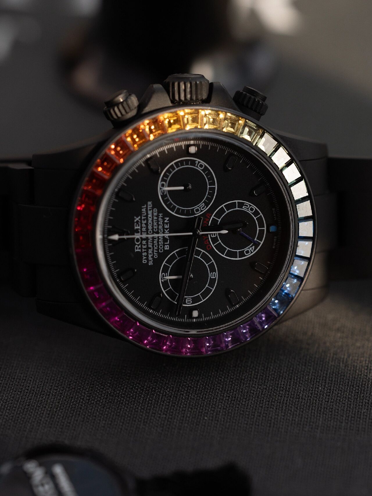 对火爆宇宙的96彩虹迪通拿出手,blaken作为劳力士御用改装品牌,把改