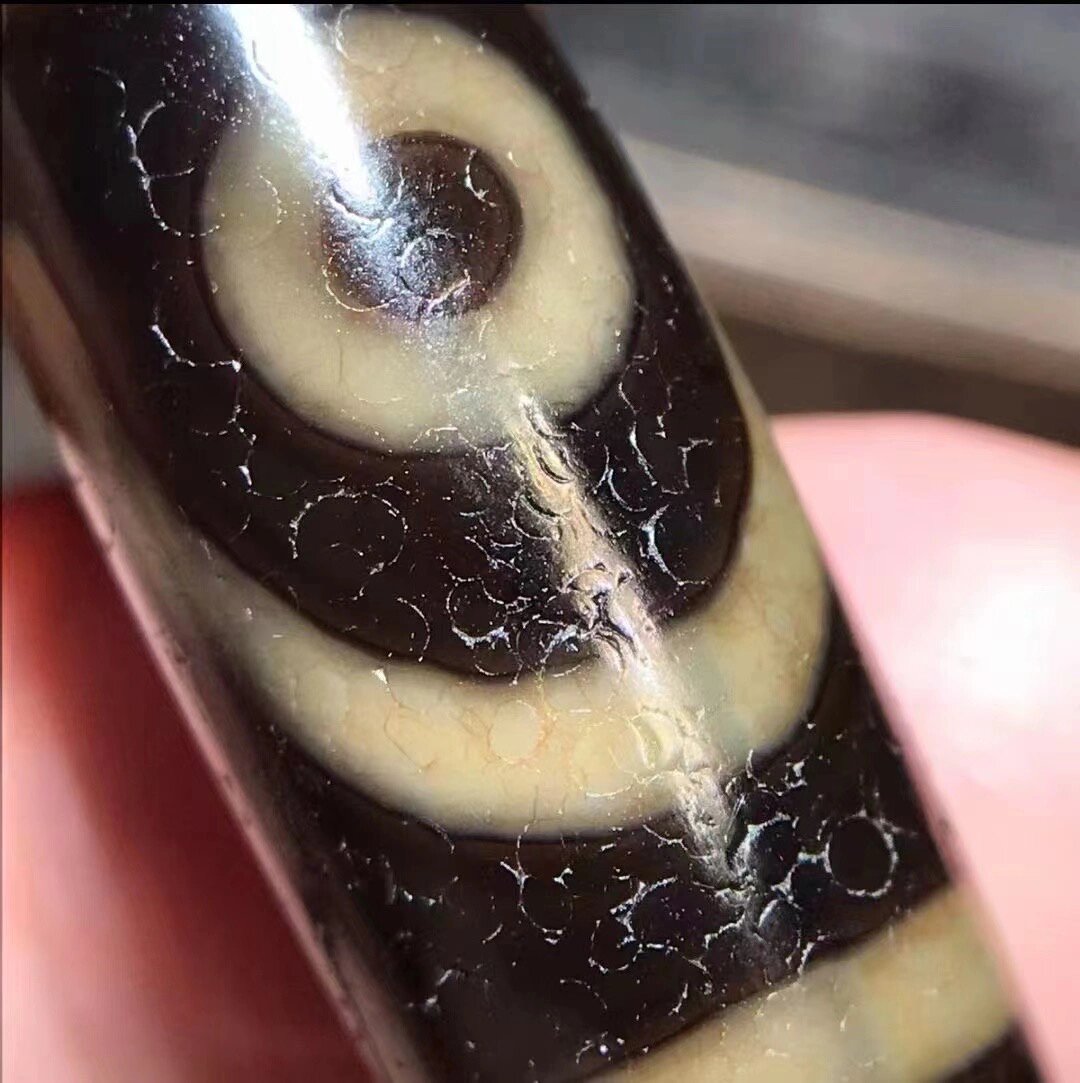 中古,极品天珠,开门风化纹,马蹄纹.