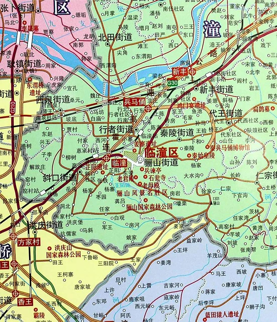 西安市临潼区有骊山风景区,秦始皇陵,秦兵马俑博物馆,扁鹊墓,鸿门宴
